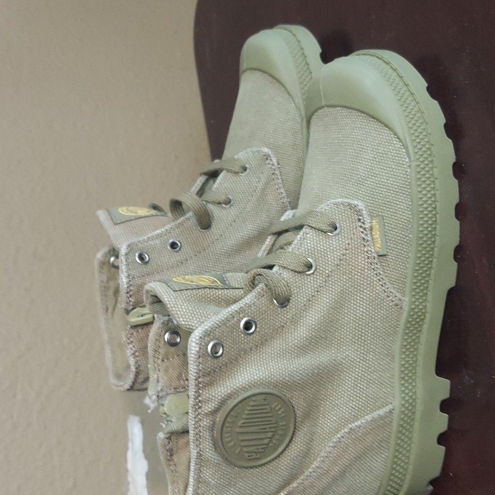 Palladium Children's Boots w/ zipper